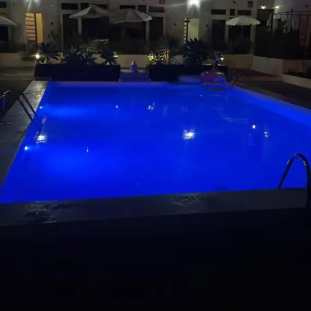 Estudio Delfines 4 アパート *